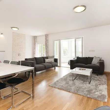 3 Bedroom Awesome Home In Badanj Drniš