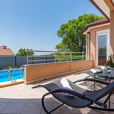 Ferienhaus 3 Bedroom Awesome Home In Badanj *